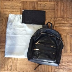 Honest Company Diaper Bag. ❤️ In great condition.